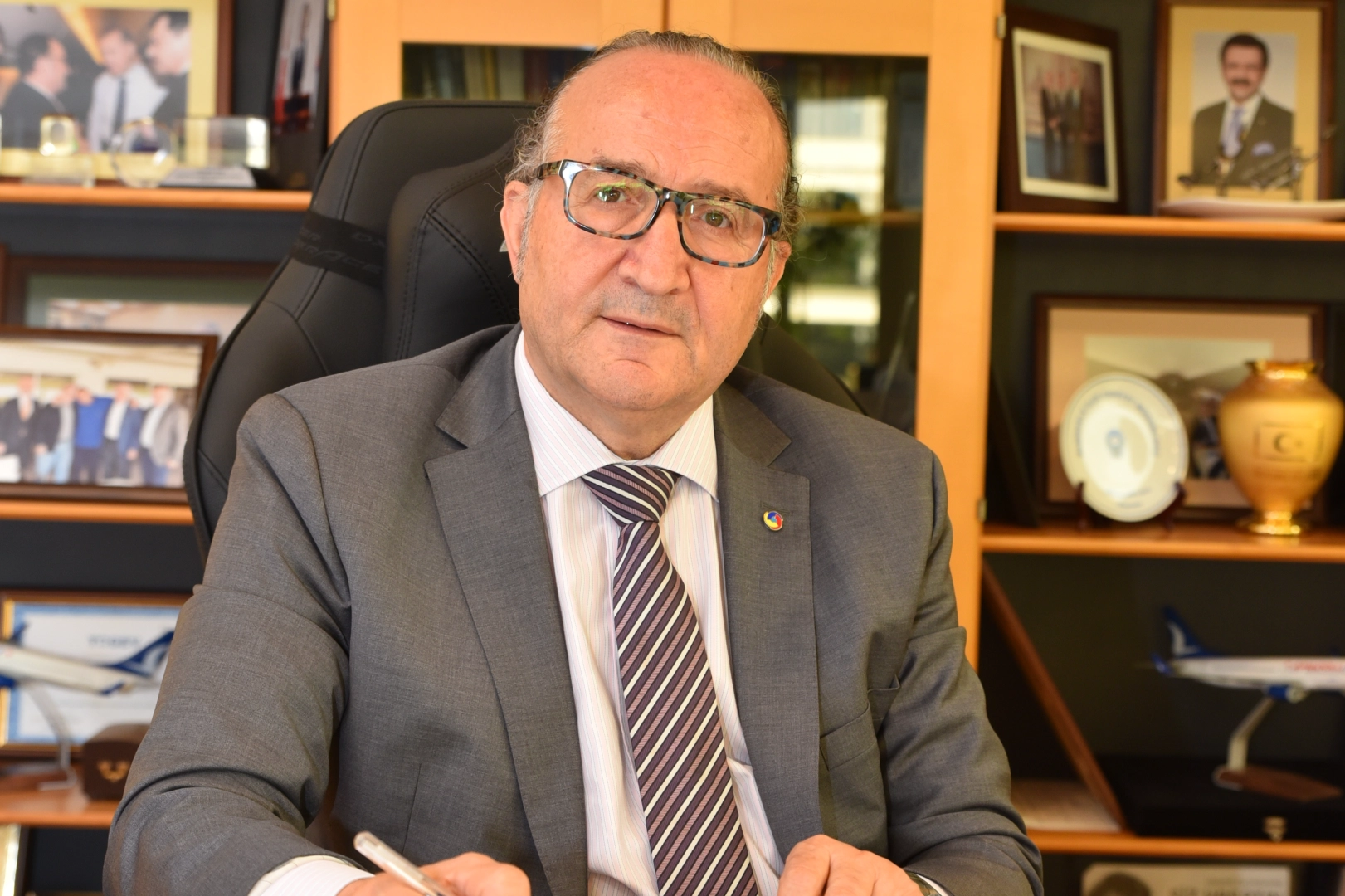 Kocaeli Sanayi Odası Başkanı Dr. Ayhan Zeytinoğlu, bütçe gerçekleşmelerini değerlendiriyor.