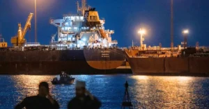 Hürmüz Boğazı'nda bekleyen ticari gemiler ve küresel ticaretin durumu