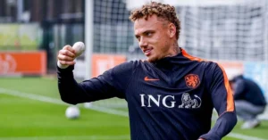 Johan Johanesson Lang, Galatasaray formasıyla poz verirken