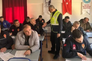 Manisa Büyükşehir Belediyesi personeline yüksekte güvenli çalışma eğitimi veriliyor.