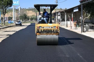 Manisa Sarıgöl Sanayi Sitesi'nde sıcak asfalt çalışmaları başladı