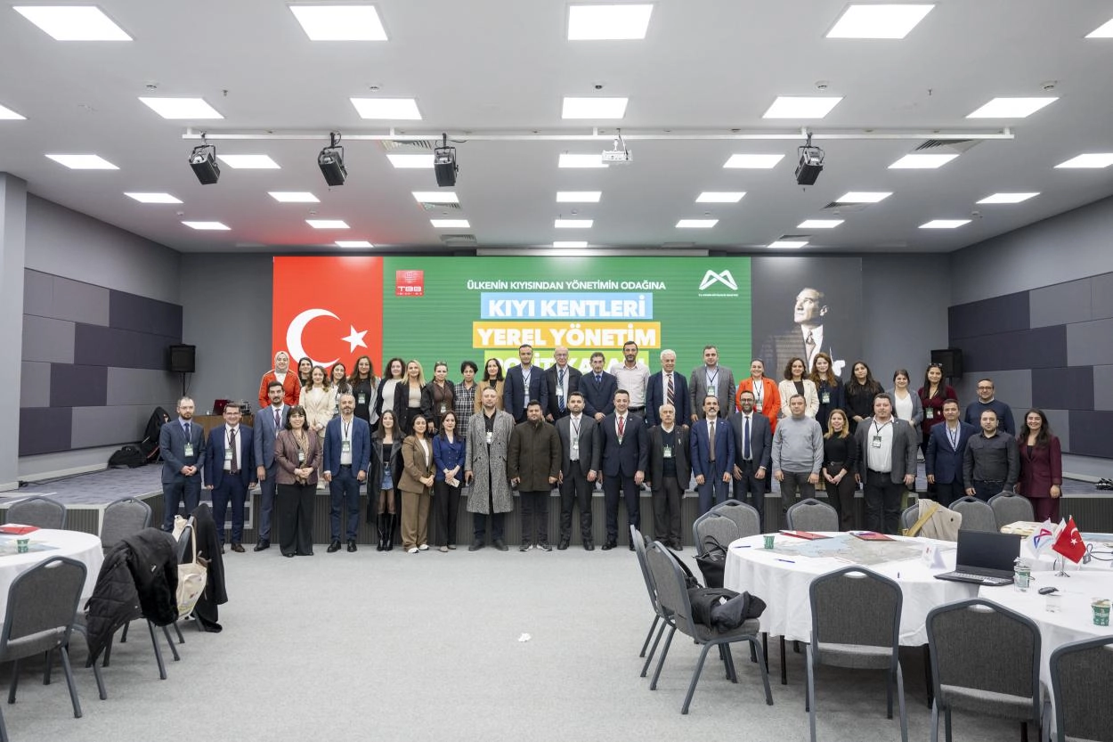 Mersin'de düzenlenen Kıyı Kentleri Çalıştayı'nda yerel yönetim politikaları ve kıyıların sürdürülebilirliği ele alındı.