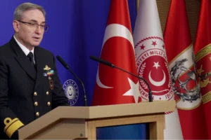 Milli Savunma Bakanlığı logosu ve Orta Doğu haritası üzerinde barış sembolleri