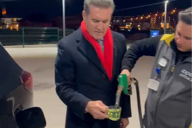 Mustafa Sarıgül, artan akaryakıt fiyatlarına tepki gösteriyor, 'Bu teker nasıl dönecek?' sorusunu soruyor.