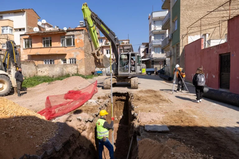 Ödemiş'te İZSU tarafından yürütülen kapsamlı altyapı dönüşüm çalışmaları