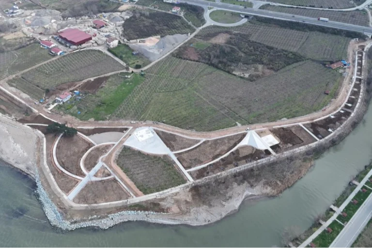 Ordu Gülyalı Turnasuyu Kordon Park 2. Etap projesinin devam eden çalışmaları