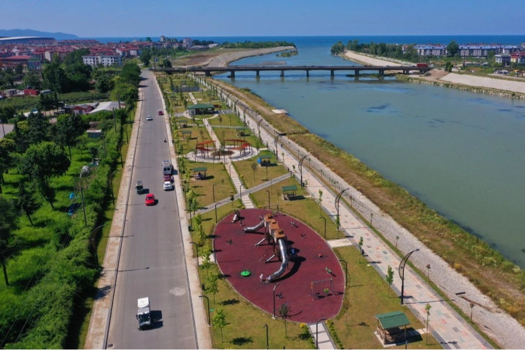 Ordu'da yeşil alanların 4 artışını gösteren park ve doğa manzarası
