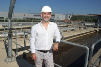 Arıtılmayan atık suların çevre ve insan sağlığı üzerindeki tehlikelerini gösteren görsel