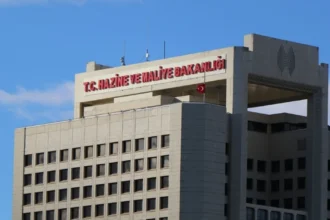 Özelleştirme İdaresi Başkanlığı tarafından satışa çıkarılan 20 taşınmazın bulunduğu illeri gösteren harita