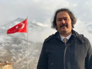 Prof. Dr. Selman Tunay Kamer, yapay zekanın savaşlardaki rolünü ve veri güvenliğinin önemini anlatıyor