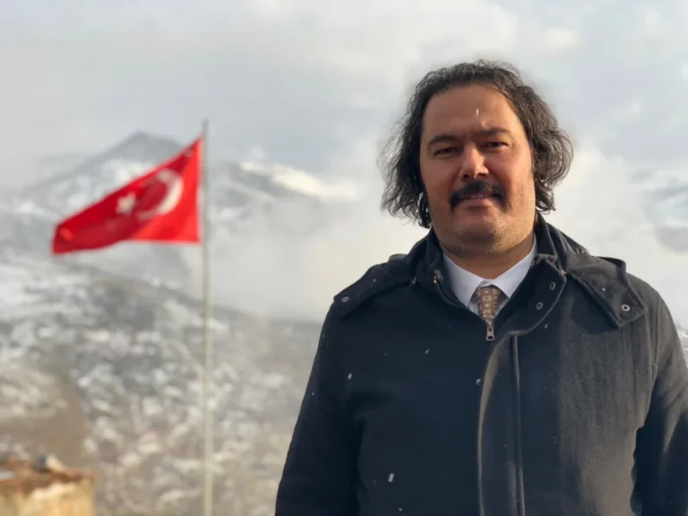 Prof. Dr. Selman Tunay Kamer, yapay zekanın savaşlardaki rolünü ve veri güvenliğinin önemini anlatıyor
