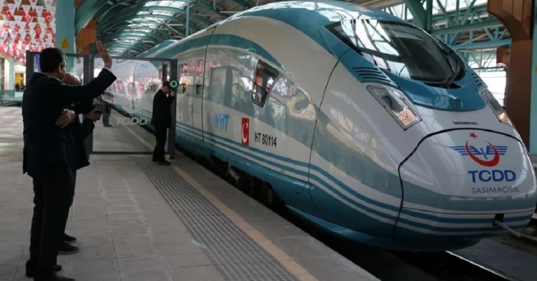 Ramazan Bayramı'nda trenlerde ek kapasite açıklaması ve tren yolculuğu konsepti