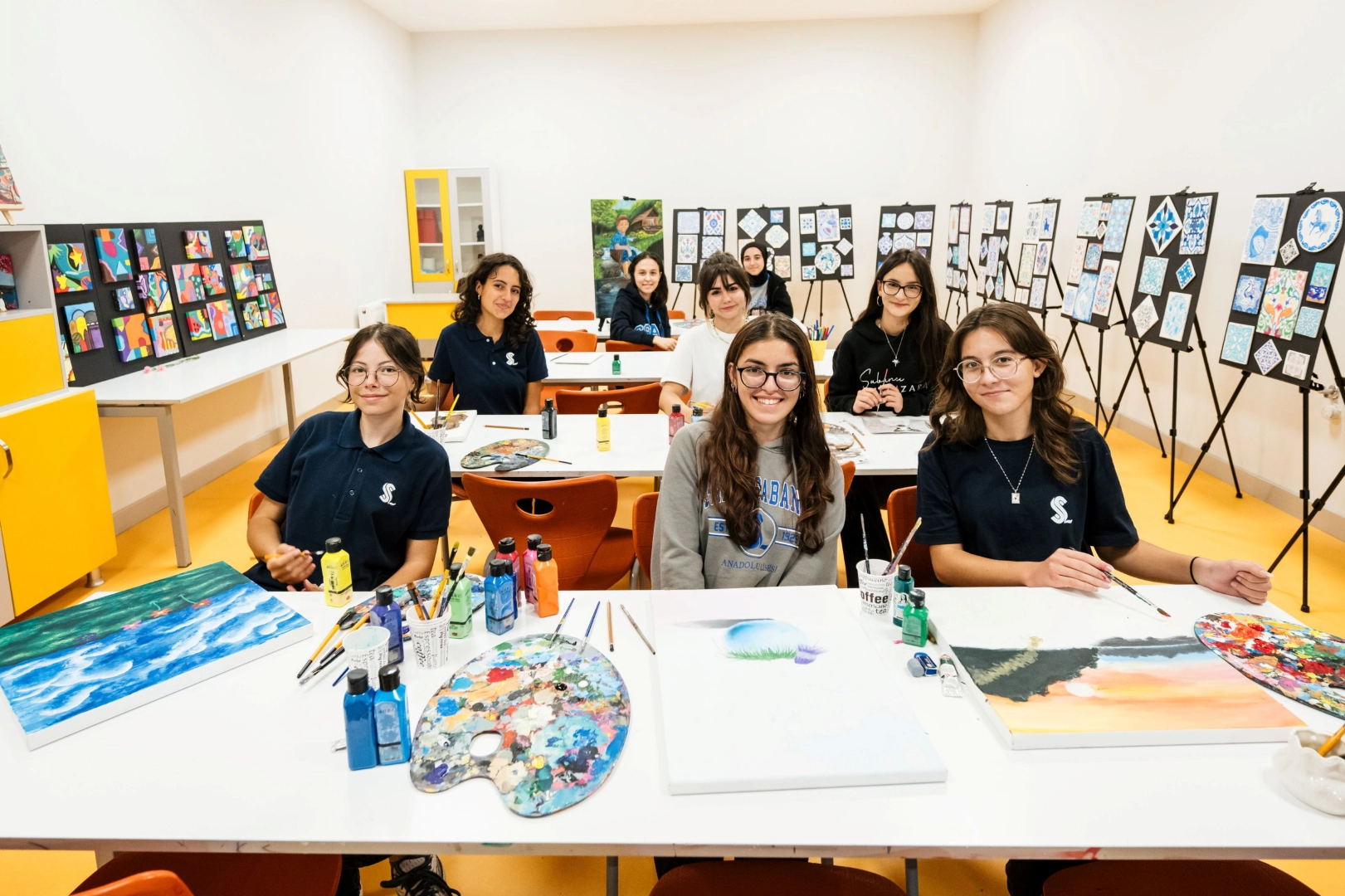 Sabancı Vakfı'nın yenilenen hibe programına yapılan yoğun başvuruyu gösteren görsel