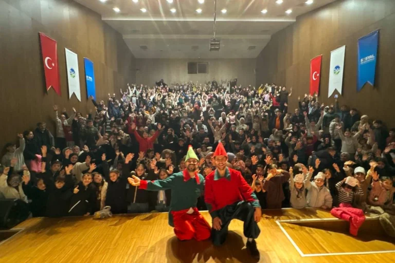 Sakarya'da düzenlenen Çocukça Ramazan Şenliği'nde eğlenen çocuklar