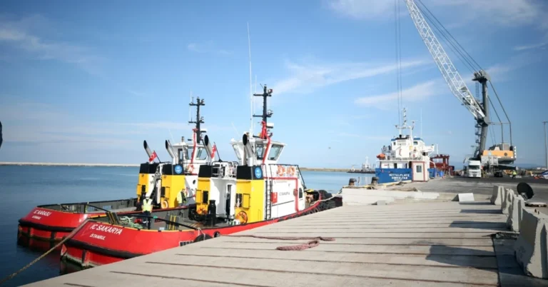 Sakarya'da üretilen araçların büyük çoğunluğunun ihraç edildiğini gösteren ihracat rekoru haberi
