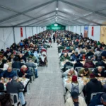 Samsun'da Büyükşehir Belediyesi'nin kurduğu iftar çadırlarında binlerce kişi orucunu açıyor.