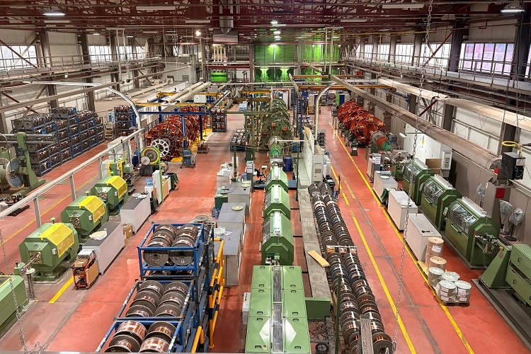 İstanbul'da organize sanayi bölgelerinin AVM ve konut projeleriyle çevrili görüntüsü