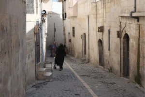 Şanlıurfa'da tarihi sokakların gece aydınlatılması projesi