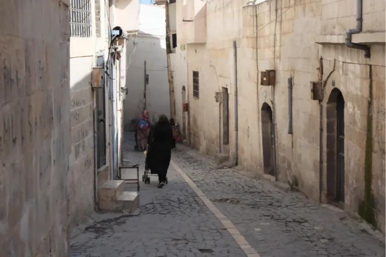 Şanlıurfa'da tarihi sokakların gece aydınlatılması projesi