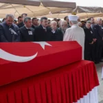 Ankara'da düzenlenen cenaze töreninde şehit ASELSAN teknisyenleri son yolculuğuna uğurlanıyor.