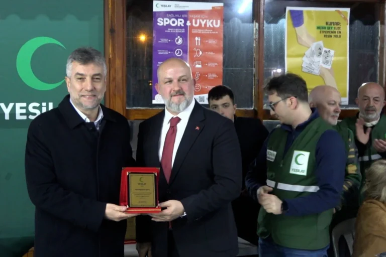 Şile'de spor camiası ve gençlerin Yeşilay iftar programında bir araya gelmesi