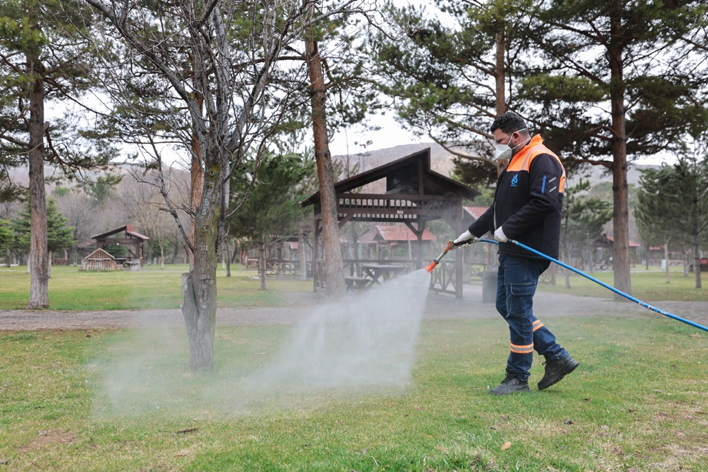 Sivas'ta yaz öncesi halk sağlığını korumak amacıyla yapılan ilaçlama çalışmaları
