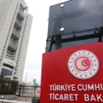 Ticaret Bakanlığı logosu ve 'Hem üretici hem tüketici refahı gözetiliyor' yazısı