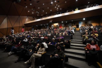Beylikdüzü 3. Tiyatro Festivali kapsamında sahnelenecek oyunlardan birine ait görsel