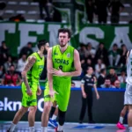 TOFAŞ basketbol takımının Bursaspor'a karşı uzatmada kazandığı maçın kapağı