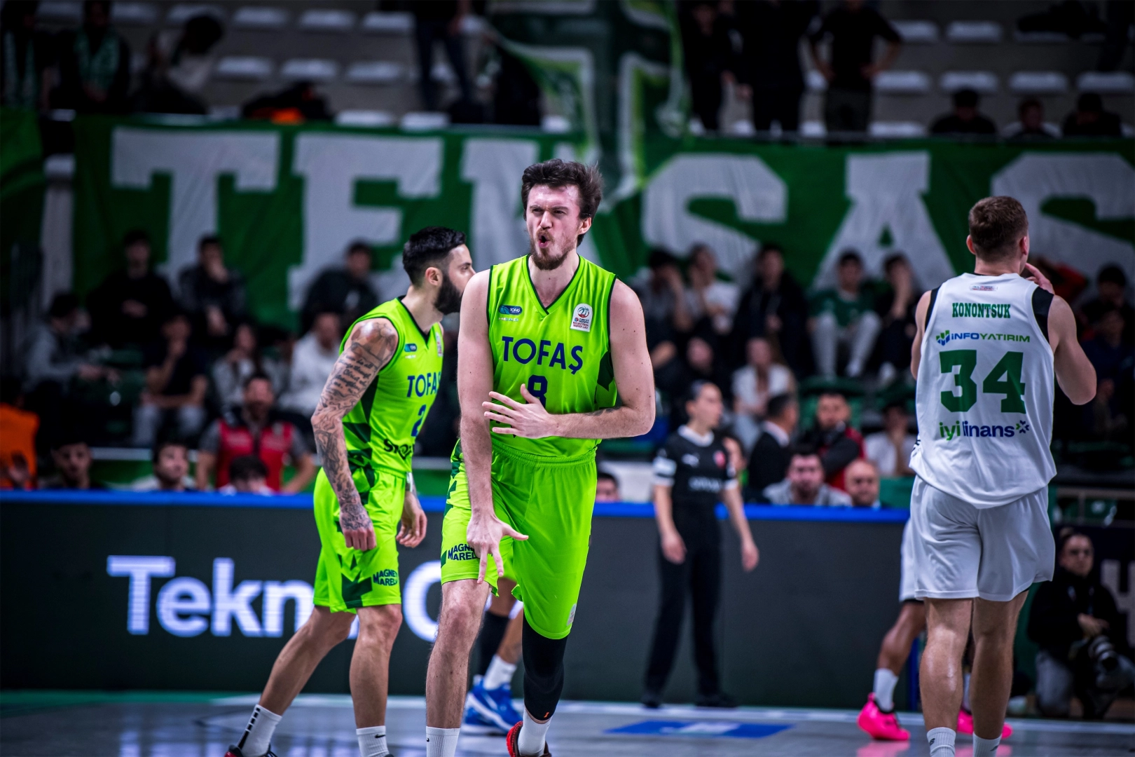 TOFAŞ basketbol takımının Bursaspor'a karşı uzatmada kazandığı maçın kapağı
