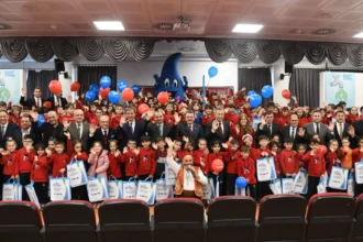 Trabzon Büyükşehir Belediye Başkanı Ahmet Metin Genç, Dünya Su Günü'nde su tasarrufu çağrısı yapıyor.