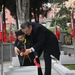 Trabzon'da 18 Mart Şehitleri Anma Günü ve Çanakkale Deniz Zaferi'nin 111. yıl dönümü anma töreninden genel görünüm.