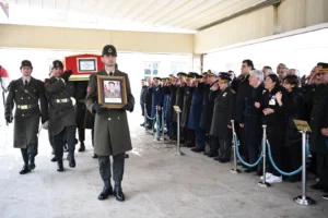 Şehit Binbaşı Sinan Taştekin için düzenlenen son görev töreni