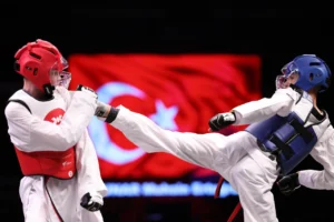 Türkiye Açık Taekwondo Turnuvası'nda madalya kazanan sporcuların sevinç anı