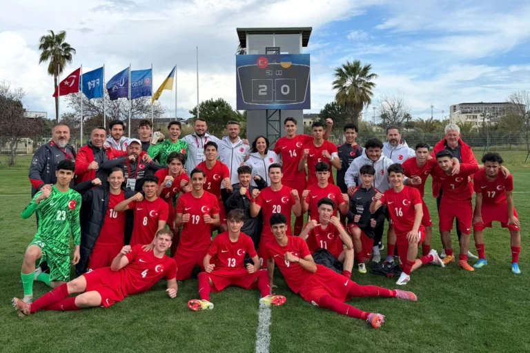 Türkiye U16 Milli Futbol Takımı oyuncuları Ukrayna'ya karşı oynanan maçtan galip ayrıldı.