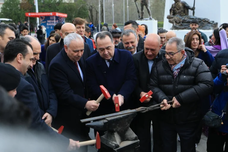 Manisa Uluslararası Mesir Macunu Festivali'nin başlangıcı ve geleneksel kutlamalar