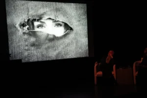 Usta fotoğrafçı İlyas Göçmen, Maltepe Belediyesi'ndeki söyleşisinde sanatseverlerle buluştu.