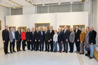 Bursa'da Zer-i Nab Tezhip Sergisi açıldı, geleneksel sanatlar sergilendi