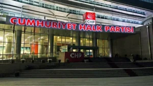 CHP kurultay davası duruşması ve ertelenme kararı
