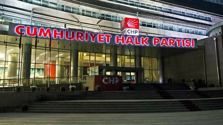 CHP kurultay davası duruşması ve ertelenme kararı