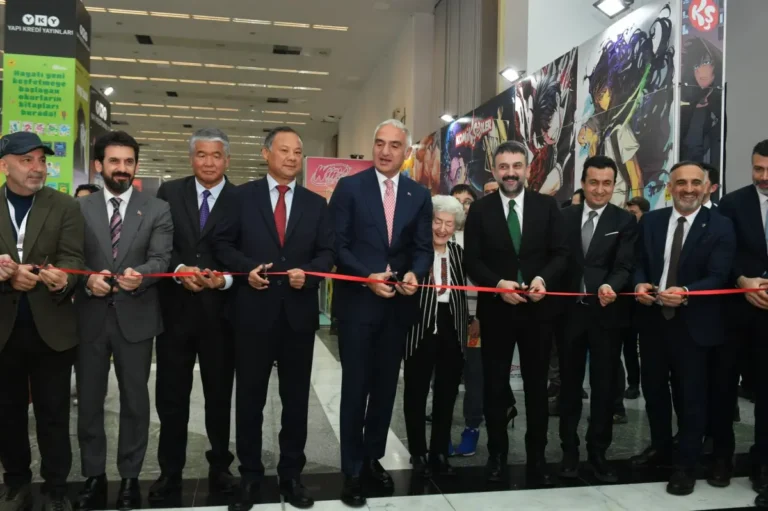 Ankara Kitap Fuarı'nın ATO Congresium'daki açılışından genel bir görünüm