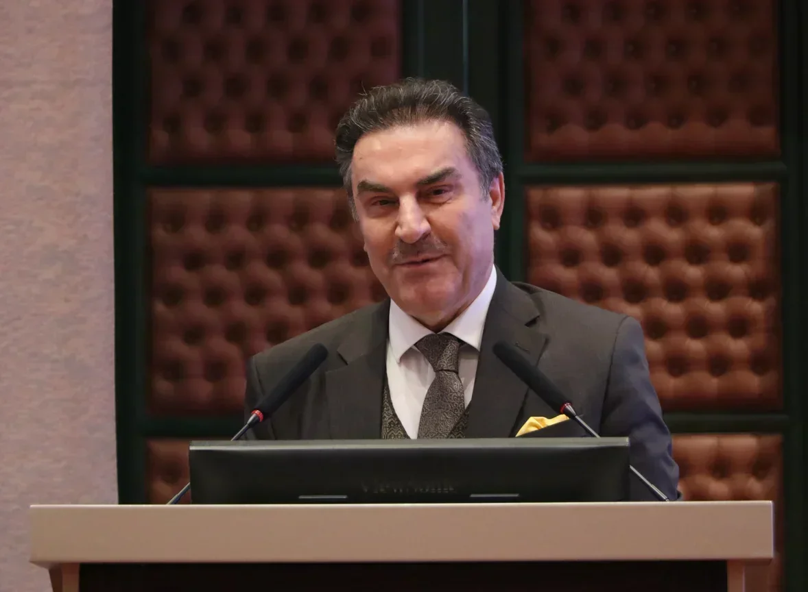 Prof. Dr. Zakir Avşar NATO'nun geleceği ve ABD'nin olası çekilmesi üzerine analiz yapıyor