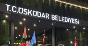 Üsküdar Belediyesi'nde rüşvet ve usulsüz ruhsat soruşturması kapsamında adliyeye sevk edilen şüpheliler