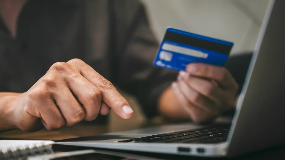 Yemek sipariş platformları için yeni düzenlemeler getirildi, şeffaflık ve adil rekabet vurgusu yapıldı.