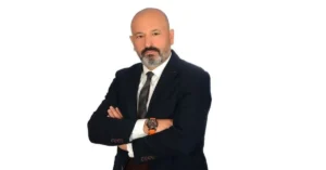 Hamza Yerlikaya'nın spor hayatından bürokrasiye uzanan kariyerini gösteren görsel