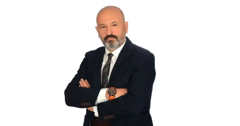Hamza Yerlikaya'nın spor hayatından bürokrasiye uzanan kariyerini gösteren görsel