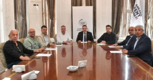 İnternet Medya ve Bilişim Federasyonu yönetimi toplantısında dijital farkındalık projeleri ele alındı.