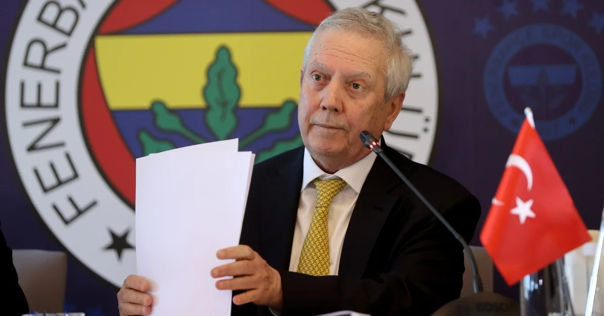 Aziz Yıldırım Fenerbahçe Yüksek Divan Kurulu'nda mali konularda açıklamalarda bulunuyor.