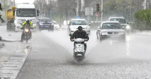 Meteoroloji'den 6 il için kuvvetli yağış uyarısı yapıldı, ani sel ve su baskınlarına karşı tedbirli olunması istendi.