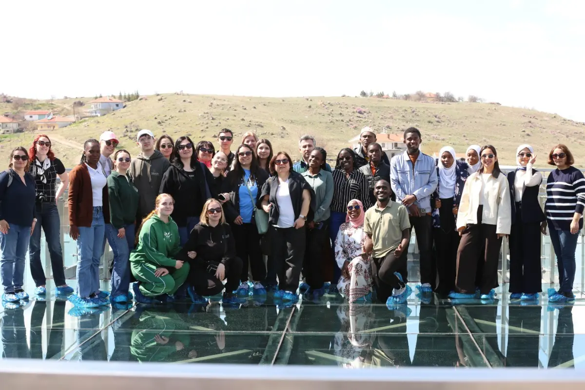 Gagavuz Türkleri ve Erasmus öğrencileri Aksaray'ın tarihi ve doğal güzelliklerini geziyor.